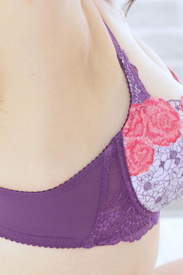 妺妺坐在我腿上勃起弄了视频-国产午夜精品理论片影院-免费试看5分钟首发-高清全集免费播放