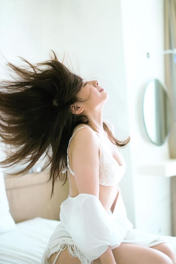 三个男人添一个女人下身-Full HD中文版全集