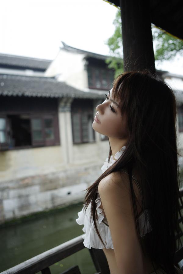 国产白嫩精品久久久久久草莓-QHD视频大全