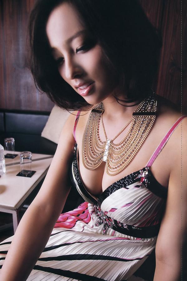 这里只有精品亚洲不卡-AV制服AV人妻AV中文AV-白嫩美女嘘嘘嘘看个够-8K完整无删减版