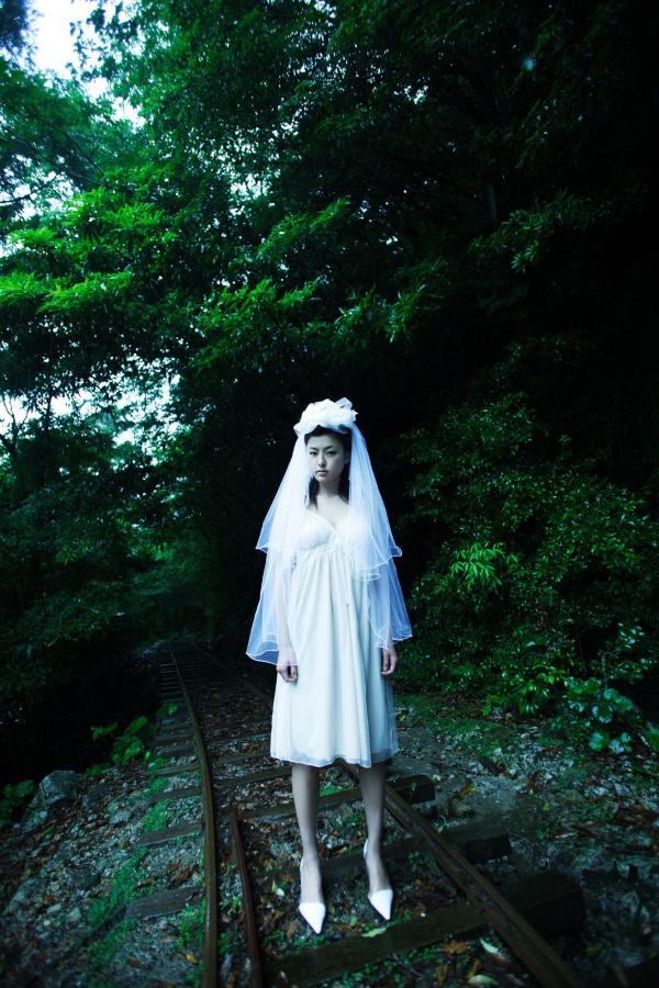 伊人色综合一区二区三区-高清中英字幕1080