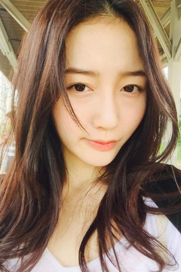 亚洲国产色图-720P高清版完整版未删减