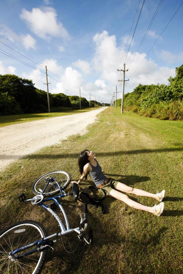 他揉捏她两乳不停呻吟人妻-1080P韩国在线观看