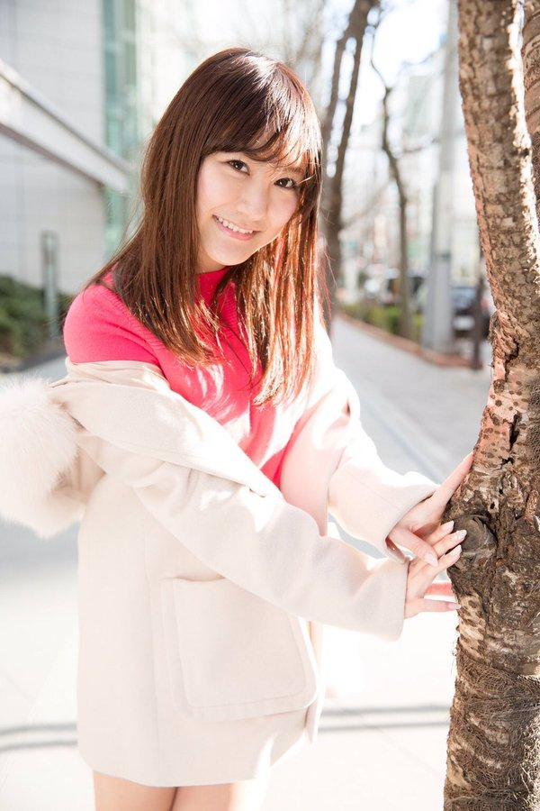 国产成人av在线播放-军训大白兔蹦出来了-QHD电影完整版