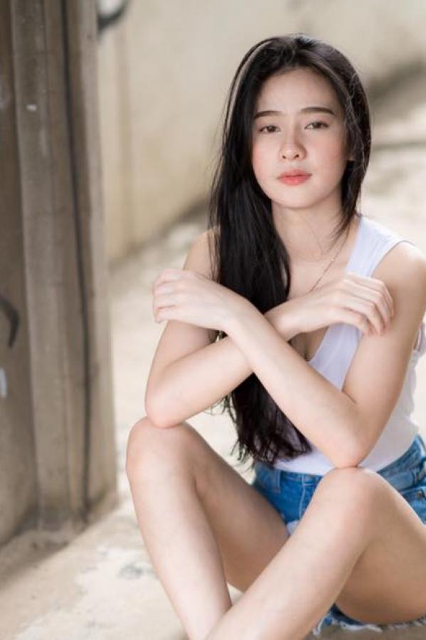 里番acg琉璃全彩无码-2160P免费在线观看